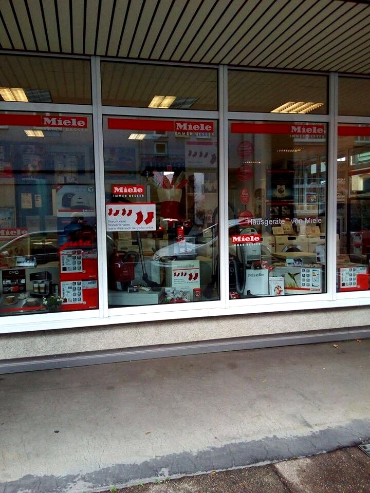 Schaufenster von Elektro Tertlidis in der Schelztorstraße in Esslingen